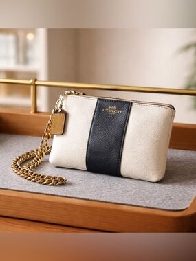 Coach F58035 Corner Zip Wristlet in Signature Canvas Beige/Black (Read)